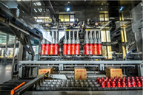 青島啤酒 獲評全球首家啤酒飲料行業工業互聯網 燈塔工廠